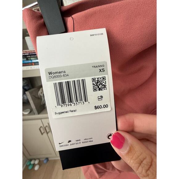 Nike Zenvy Women's Red Stardust High-Waisted 20.5cm Biker Shorts Size XS - Picture 7 of 7